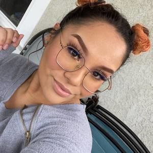 Meet your Posher, Nathalie